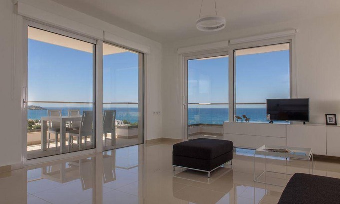 Kalamaki House | Spacious 2-Bedroom House with Private Pool for 4 Guests