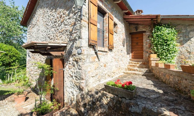 Monticiano Villa | Spacious 3-Bedroom Villa with Pool & Kitchen Amenities