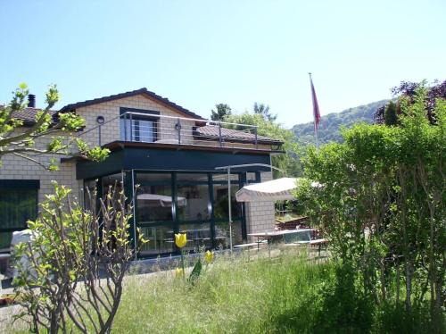 Cheyres-Chables Apartment | Spacious 110 m² Apartment with Terrace in Cheyres VIVARTE