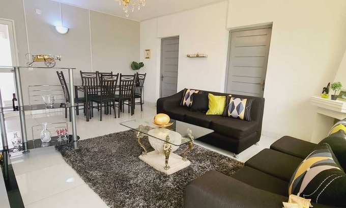 Antananarivo Avaradrano House | Cozy Maison Rénovée in Itaosy with Kitchen & Breakfast