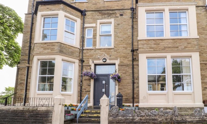 Morecambe House | Experience 112 Balmoral Road: Pet-Friendly Retreat with High Ratings