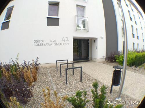 Stare Miasto District Apartment | Budget-Friendly Rooms at 1120 Śmiałego: Self Check-In