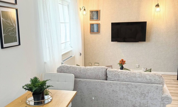 Manchester Apartment | 1124 Manchester Studio Apartments