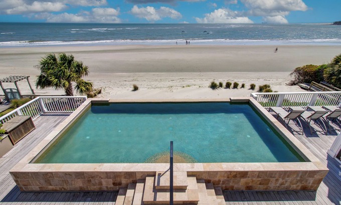 Isle of Palms House | Experience 114 Ocean Boulevard: Beachfront Infinity Pool