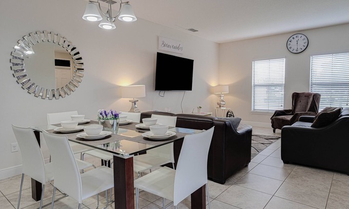 Haines City House | Family-Friendly 3 Bedroom Townhome with Water Park Access
