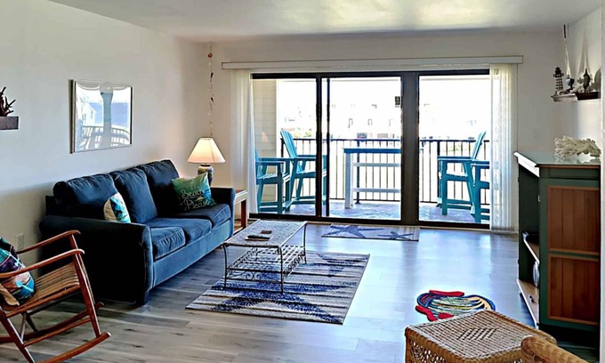 Pensacola Beach Condo | Spacious 2-Bedroom Condo with Ocean View and Pool Access