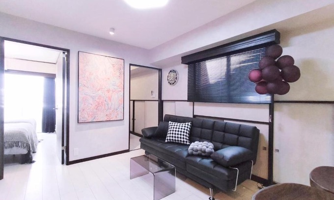 Kabukicho Apartment | Central Shinjuku Retreat with Hot Tub & Easy Subway Access