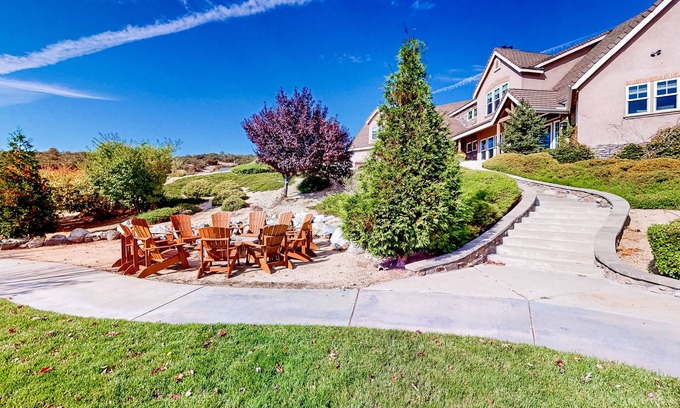 Hesperia House | Unforgettable Retreat with Outdoor Fun and Home Gym