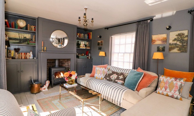 Horncastle House | Pet-Friendly Retreat at 12 Banks Street in Horncastle