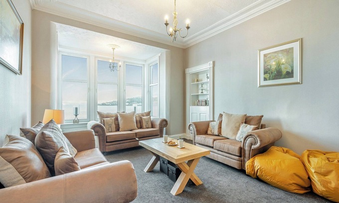 Rothesay Cottage | Celebrate Together at Argyle House - Your Island Escape