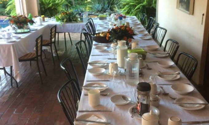 Harare House | Experience Comfort at 12 Fleetwood Lodge with Pool & Dining