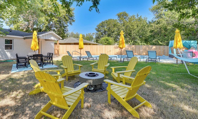 Tulsa House | 12 Mi to BOK Center: Pet-Friendly Home w/Yard!