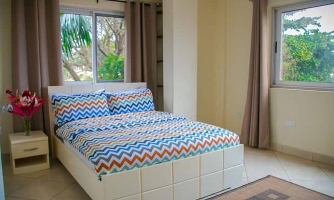Kokomlemle Apartment | Convenient 2BDR Apartment Near Osu Oxford Street