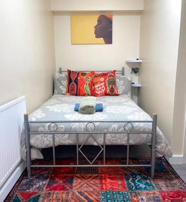 Havering Park Apartment | Family-Friendly Penn Gardens Standard Studio with Kitchen