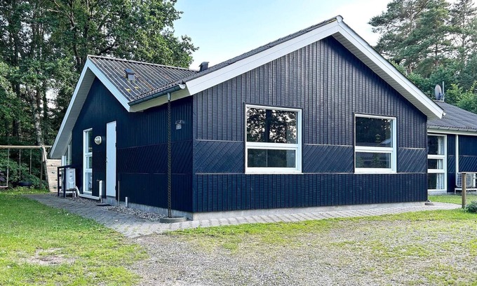 Fjellerup Strand House | Spacious 12-Person Holiday Home with Oceanfront Views
