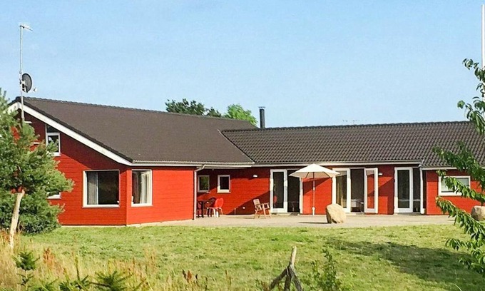 Lyngsbæk Strand House | Discover Holiday Home Ebeltoft XI - 4-Star Pet-Friendly Retreat