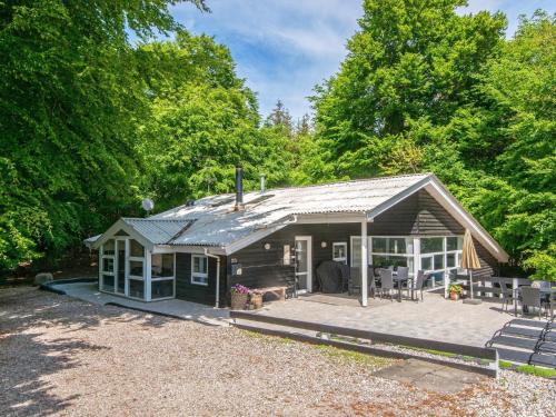 Fjellerup Strand House | Spacious 12-Person Holiday Home in Glesborg with Pool