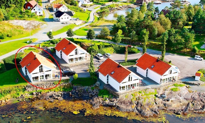 Jelsa House | Spacious 12-Person Holiday Home with Ocean View in Jelsa