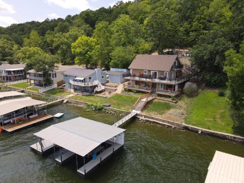 Linn Creek House | Comfortable 120 Creel Home Perfect for Family Getaways