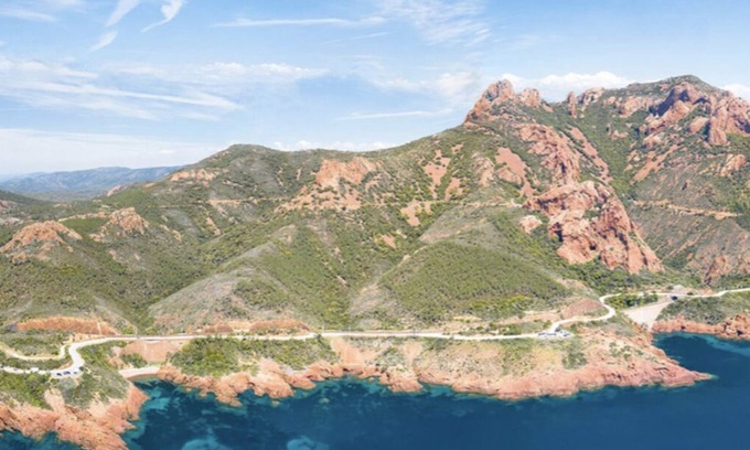 Agay Apartment | Beachside Oasis with Ocean Views, Garden & Family Comfort