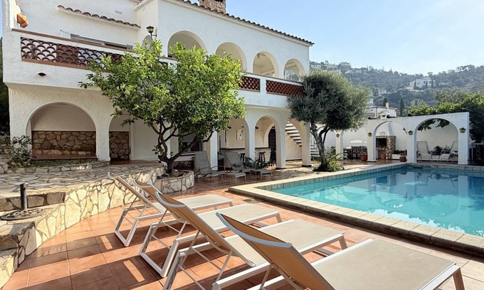 El Mas Fumats Villa | 120 m² Villa ∙ 3 bedrooms ∙ 6 guests