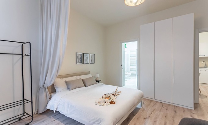 Pavia Apartment | Premier Stay at Lucrezia 2 with Spa and Breakfast