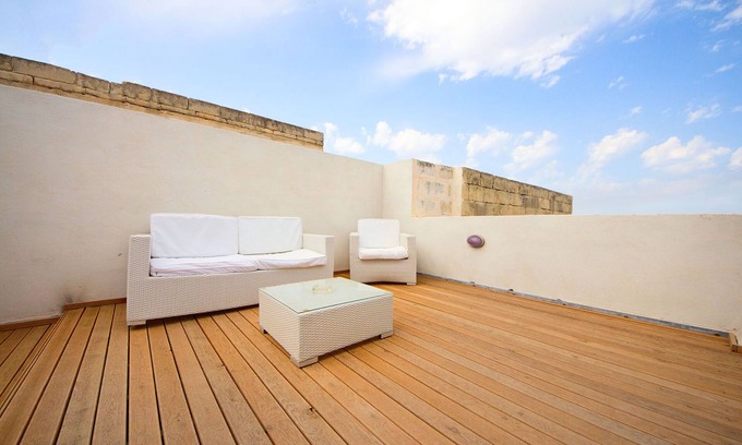 Valletta Apartment | Oceanfront Escape at 122 St Nicolas Street, Apt 9