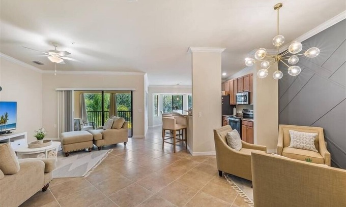 Cypress Lake Condo | Inviting Fort Myers Home with Ocean View and Pool