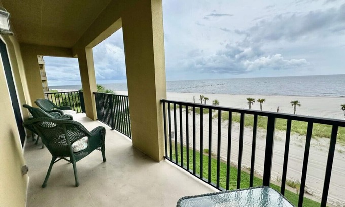 Henderson Point Condo | Beachfront Condo with Amazing Views & 2 Balconies