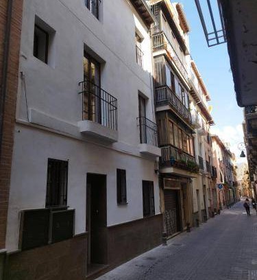 Granada City Center House | Spacious 2-Bedroom House for Up to 10 Guests