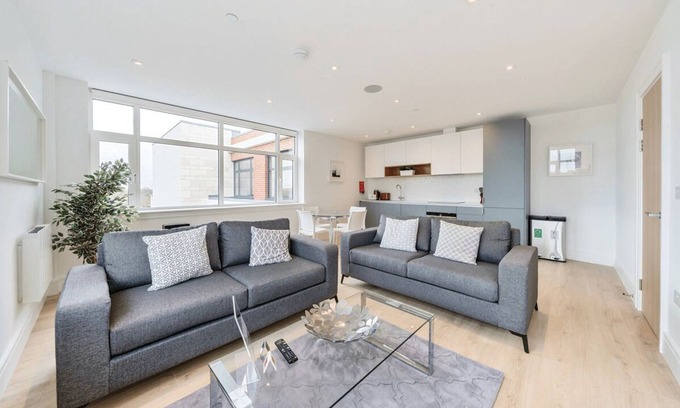 Runnymede Apartment | Family-Friendly 3 Bedroom Apartment at 126 Syward Place