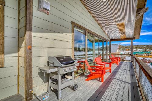 Twin Creek Village House | Cozy Getaway at 128 Capitan Circle with Hot Tub Access