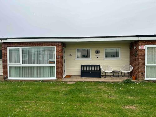 Great Yarmouth Apartment | Oceanfront Retreat at 129 Sunset Chalet with Hot Tub