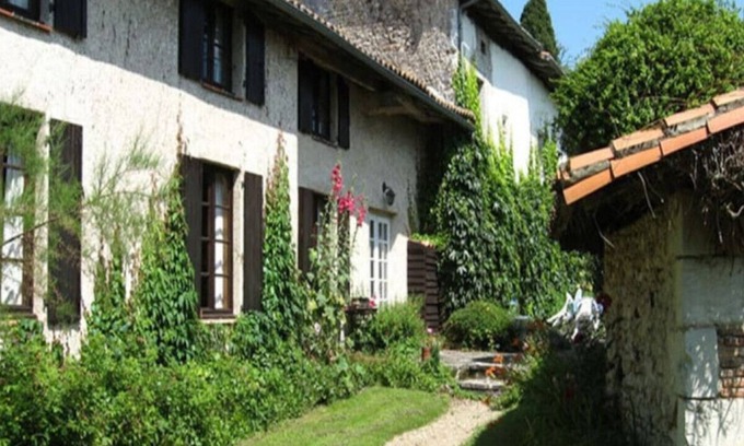 Pillac House | 12th-century country home perfect for large groups and families