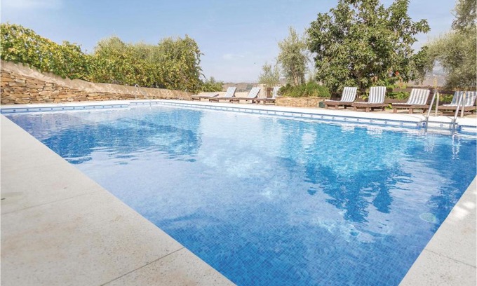 Sayalonga House | Top-Rated 13 Bedroom Home with Pool in Sayalonga