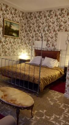 Pontrieux House | Discover 13 Bohemian Bienvenue B&B: Pet Friendly Stay