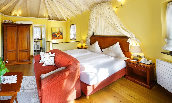 Durbach Apartment | Romantic Honeymoon Suite for Intimate Getaways