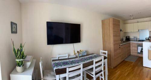 London Borough of Bexley Bed & Breakfast | Cozy Bed and Breakfast with Kitchen for 2 Guests