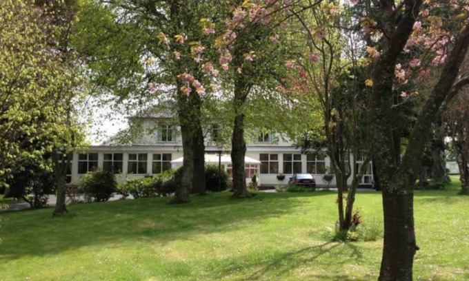 Edern Hotel | Cozy 5-Star Hotel for Up to 5 Guests with Breakfast
