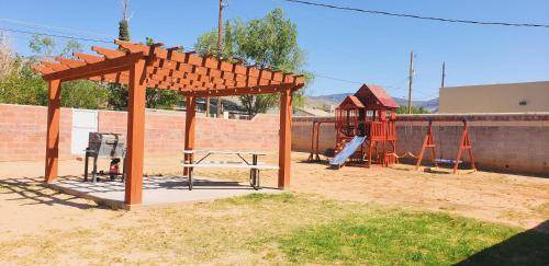 Alamogordo House | Cozy 3-Bedroom House for Large Groups and Pets Welcome
