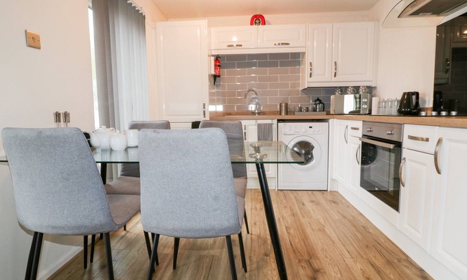 Saint Ann's Chapel Cottage | 13 Manorcombe Bungalows
