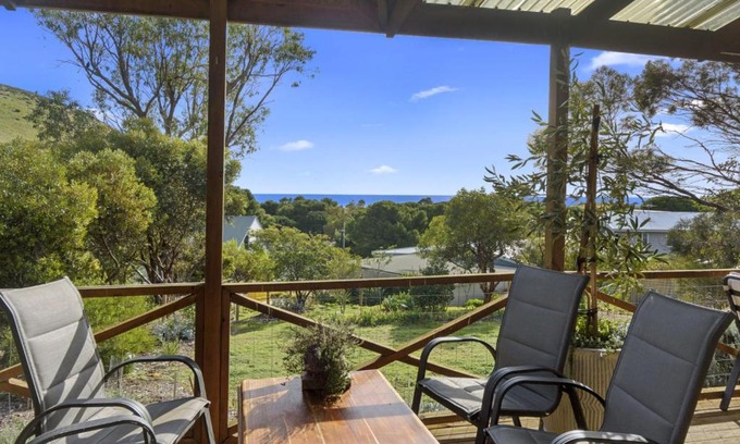 Second Valley House | Scenic View Drive: Family & Pet Friendly Retreat