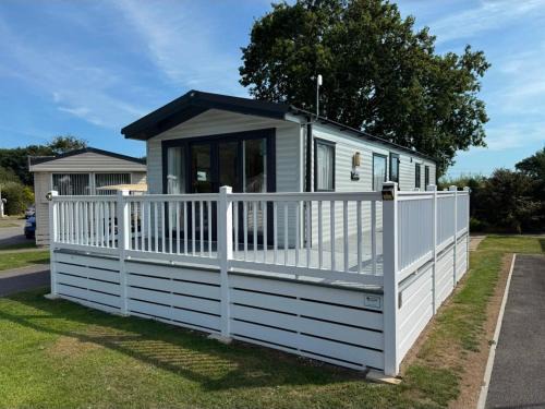Warsash Resort | 13 West Drive