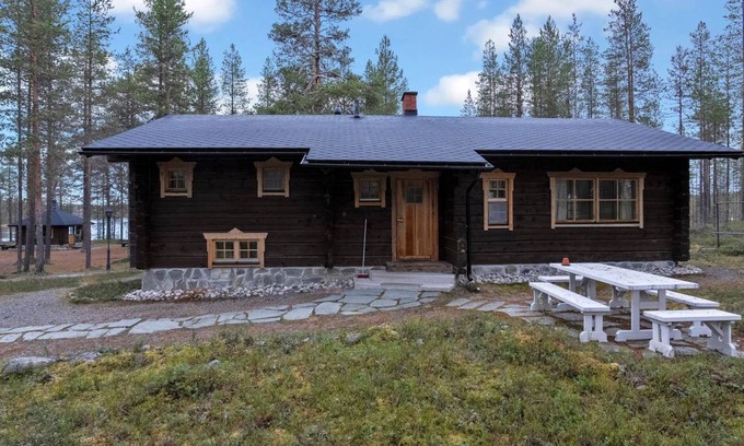 Kuusamo House | Spacious 2-Bedroom House for 6 Guests with Kitchen