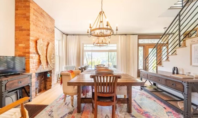 Colliers House | Enchanting 130-Year-Old Gem on Scenic Riverfront Acres