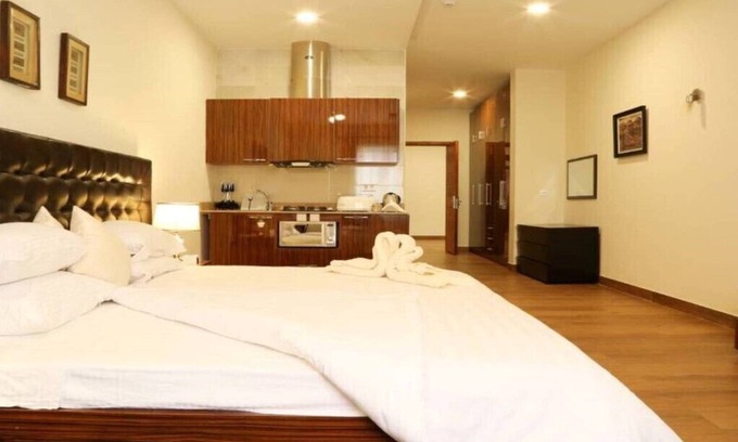 Lekki Phase 1 House | Secure 3-Bedroom Apartments with Kitchen & Breakfast