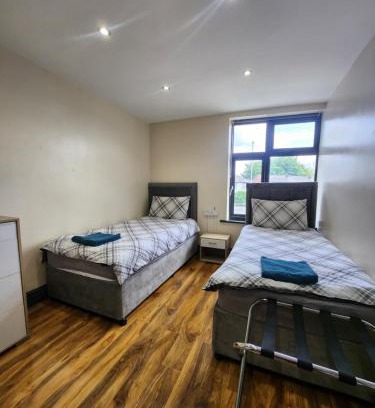 Trafford Apartment | Pet and Child Friendly Retreat at 133 A Park Road