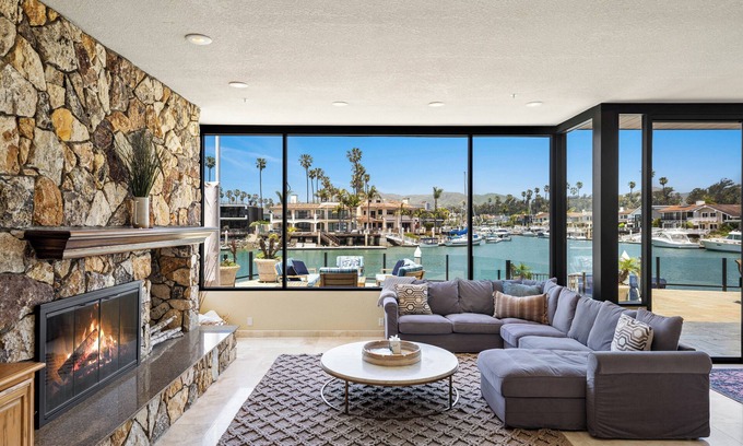Pierpont Bay House | Beachfront Bliss at The Beachmont Place - Rated 10/10