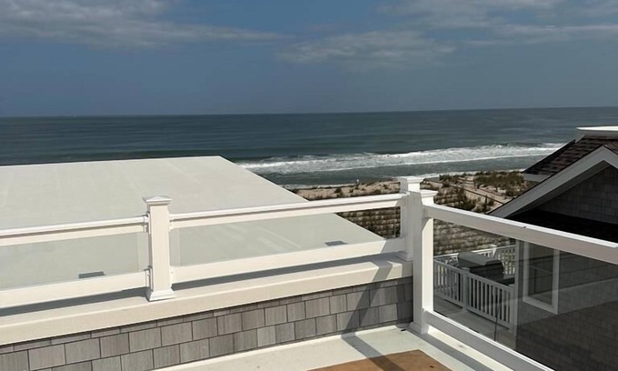 Harvey Cedars House | Discover Comfort at 1345 6309F Boulevard LLC Hotel