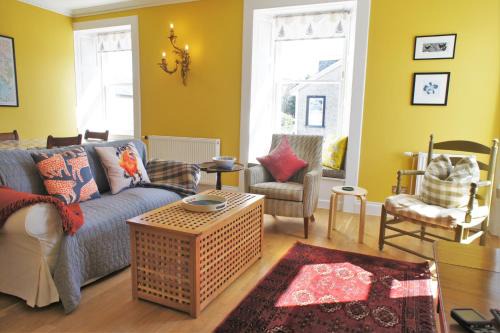 Helensburgh Apartment | Experience Comfort at 136 West Princes Street - Rated 9.6/10